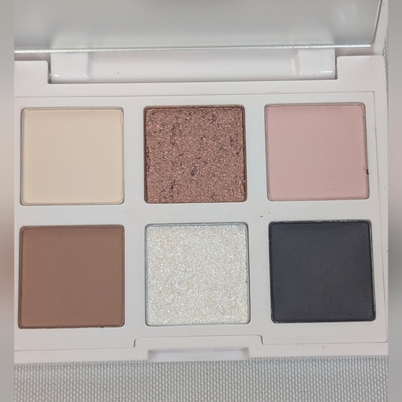Lithe Astral Eyeshadow Palette - Neutral and Bold Shades NIB - Picture 2 of 3